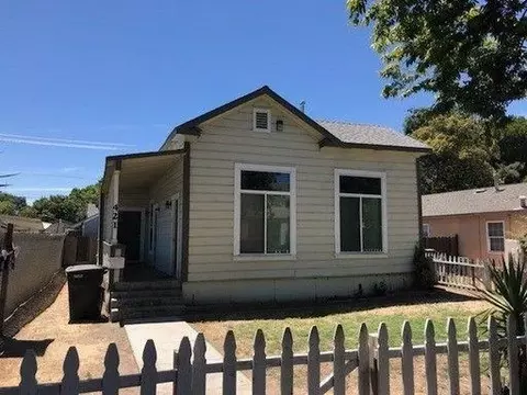 421 14th St, Modesto, CA 95354