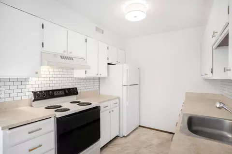 4517 Glenn Way SW, Seattle, WA 98116