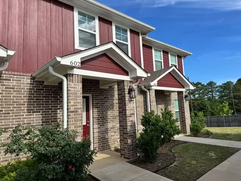1655 S Kennedy Ave, Tyler, TX 75701