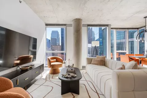 236 W Lake St, Chicago, IL 60606