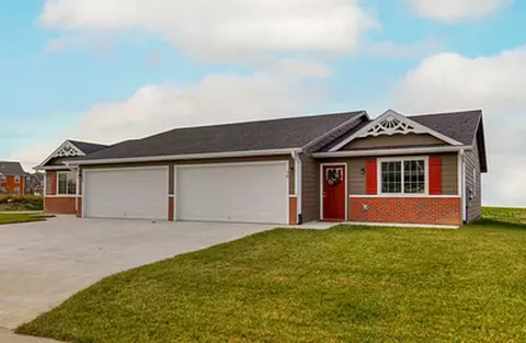 1191 W 16th St, Pella, IA 50219