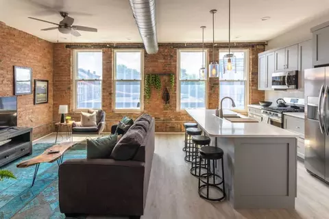 1906 Elm St, Cincinnati, OH 45202