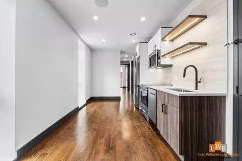 304 Water St, Brooklyn, NY 11201