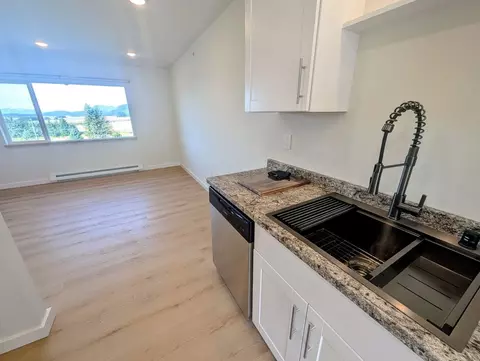 1013 Hooter Ln, Juneau, AK 99801