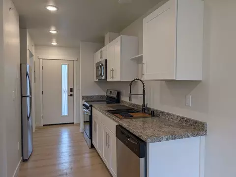 1013 Hooter Ln, Juneau, AK 99801