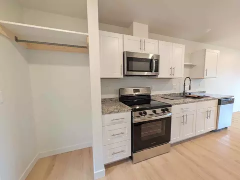 1013 Hooter Ln, Juneau, AK 99801