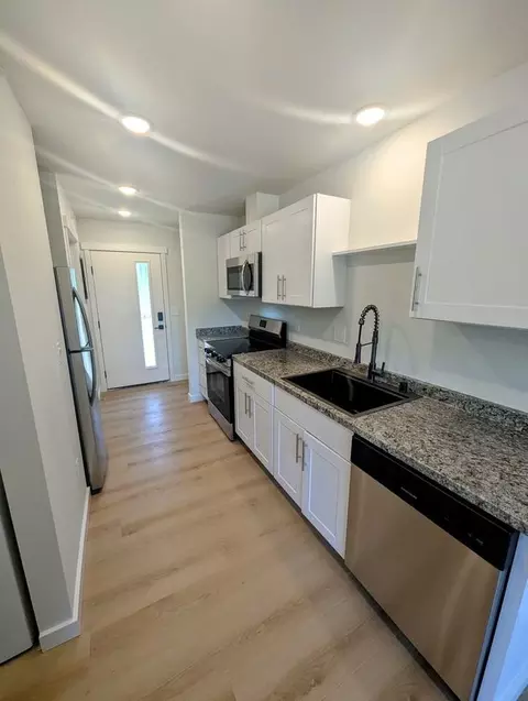 1013 Hooter Ln, Juneau, AK 99801