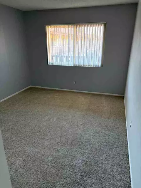 540 S La Veta Park Cir, Orange, CA 92868 photo 3