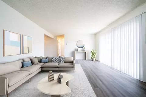 800 E Bobier Dr, Vista, CA 92084