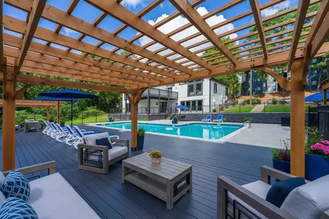 1400 Chase Ln, Norcross, GA 30093