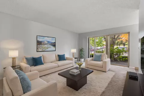 10500 Meridian Ave N, Seattle, WA 98133