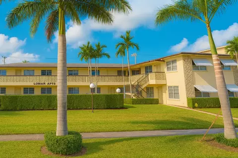 314 S Luna Ct, Hollywood, FL 33021