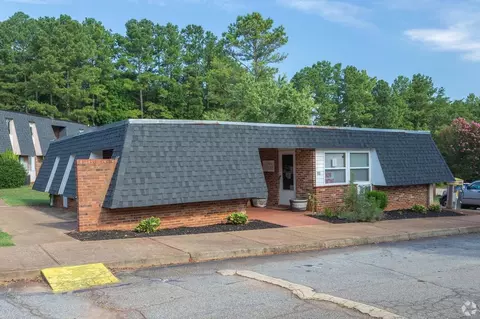 208 Windwood Dr, Pickens, SC 29671