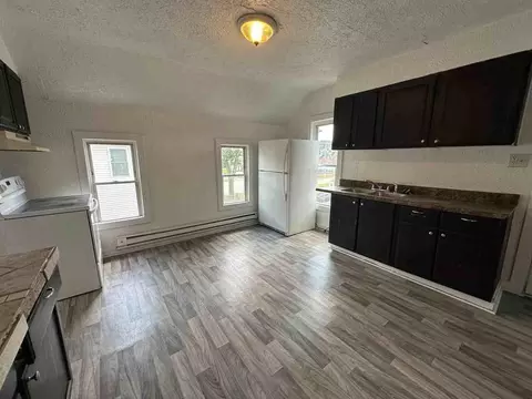 1065 Caulfield Ave SW, Grand Rapids, MI 49503