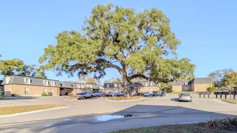 7201 Arlington Expy, Jacksonville, FL 32211