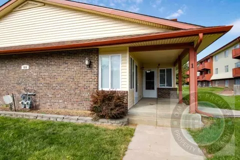 818 Lincoln Rd, Bellevue, NE 68005