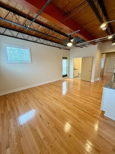 2709 W Broad St, Richmond, VA 23220