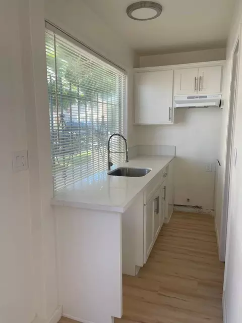 285 Cerritos Ave, Long Beach, CA 90802