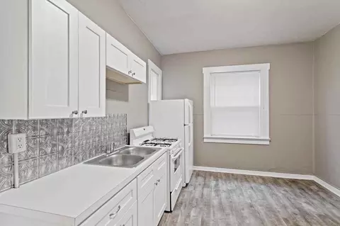 1221 N Monroe St, Spokane, WA 99201