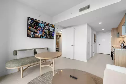 601 Northeast 1st Avenue, Miami, FL 33132 photo 11