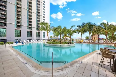 601 Northeast 1st Avenue, Miami, FL 33132 photo 49