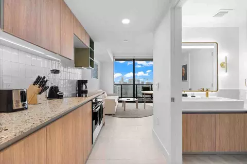 601 Northeast 1st Avenue, Miami, FL 33132 photo 16