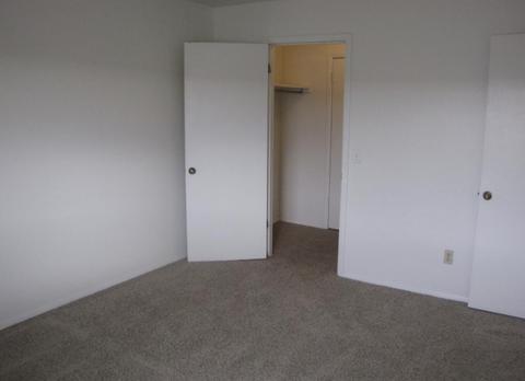 1424 Picadilly Ln, Maumee, OH 43537