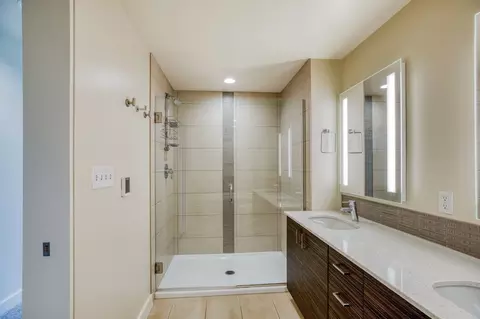 2105 5th Ave, Seattle, WA 98121 photo 29