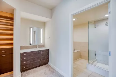 2105 5th Ave, Seattle, WA 98121 photo 30