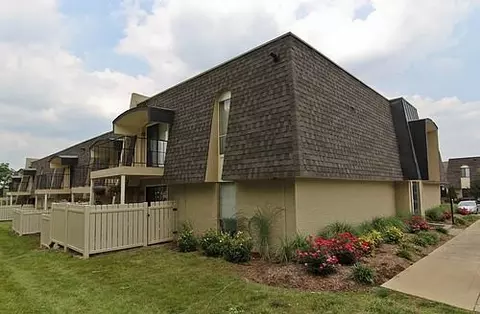 175 La Fontenay Dr, Louisville, KY 40223 photo 3