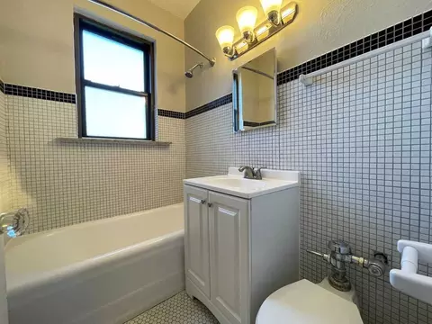 1033 W Loyola Ave, Chicago, IL 60626 photo 28