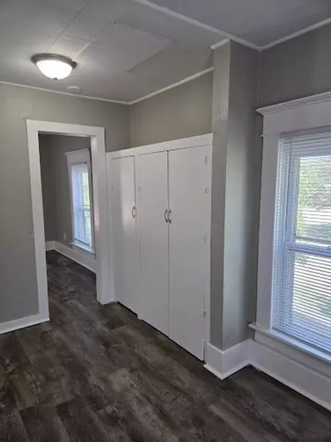 801 S Millwood Ave, Wichita, KS 67213