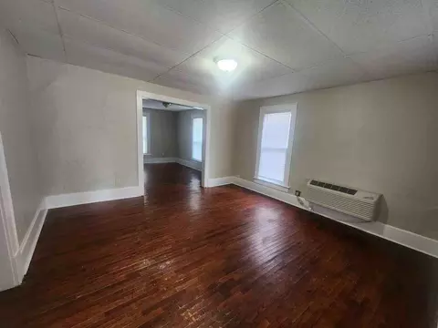 801 S Millwood Ave, Wichita, KS 67213