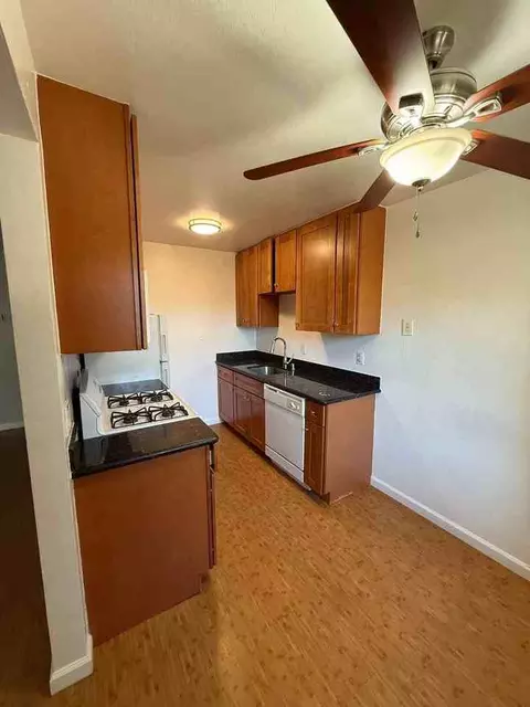 52 E 41st Pl, San Mateo, CA 94403