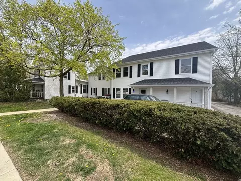 181 N Main St, Crystal Lake, IL 60014