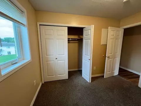 896 Wescott Sq, Eagan, MN 55123 photo 8