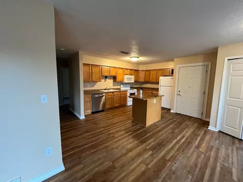 896 Wescott Sq, Eagan, MN 55123 photo 2