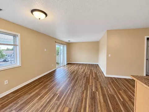 896 Wescott Sq, Eagan, MN 55123 photo 16