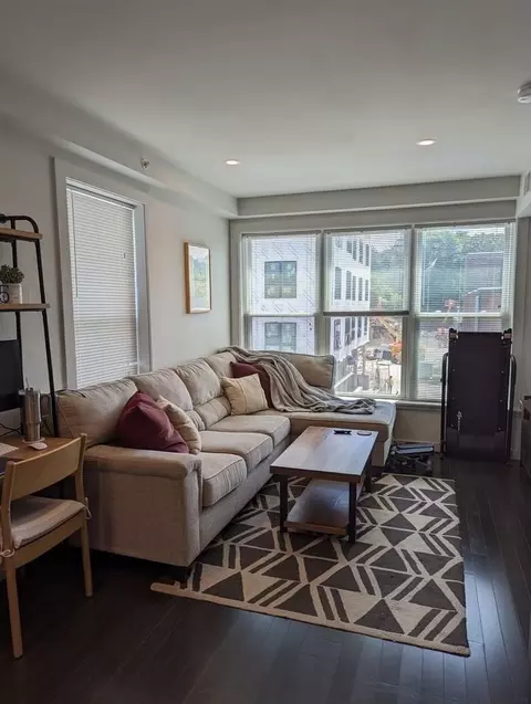 3383 Washington St, Jamaica Plain, MA 02130