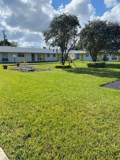 2436 Van Buren St, Hollywood, FL 33020