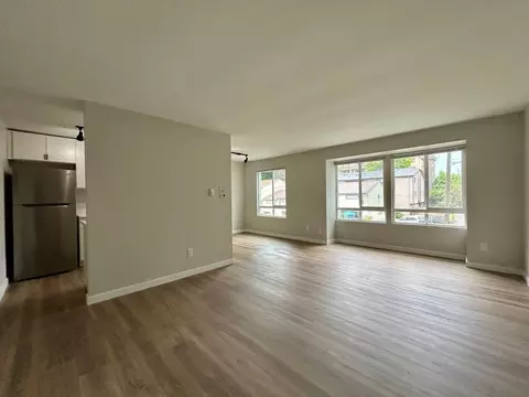 3055 NE 140th St, Seattle, WA 98125