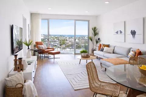 733 N Hudson Ave, Los Angeles, CA 90038