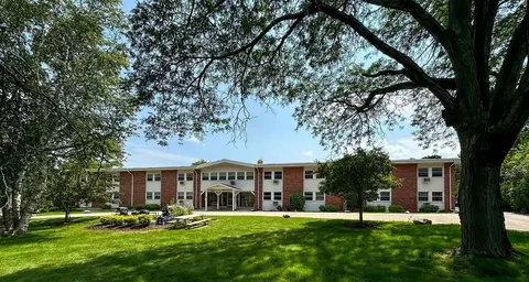 209 Roosevelt Dr, West Bend, WI 53090