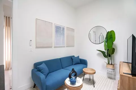 200 E 11th St, New York, NY 10003
