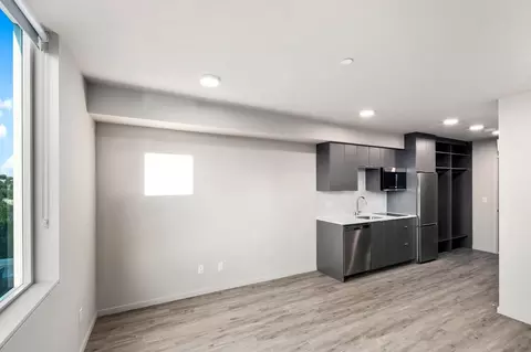 3084 SW Avalon Way, Seattle, WA 98126