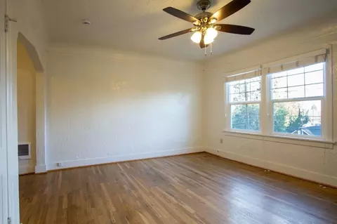 6425 S Corbett Ave, Portland, OR 97239