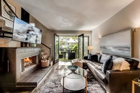 6011 Gaston Ave, Dallas, TX 75214