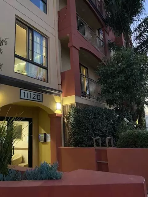 11120 Huston St, Los Angeles, CA 91601