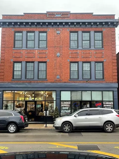 6087 Montgomery Rd, Cincinnati, OH 45213