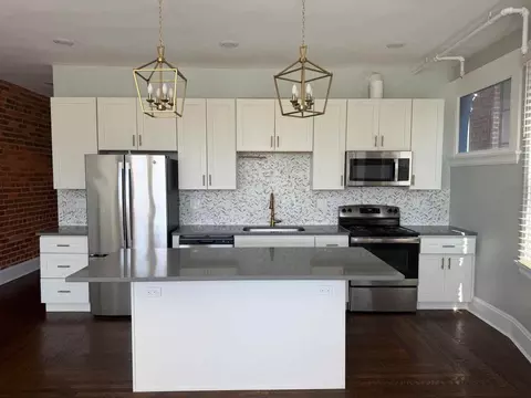 6087 Montgomery Rd, Cincinnati, OH 45213